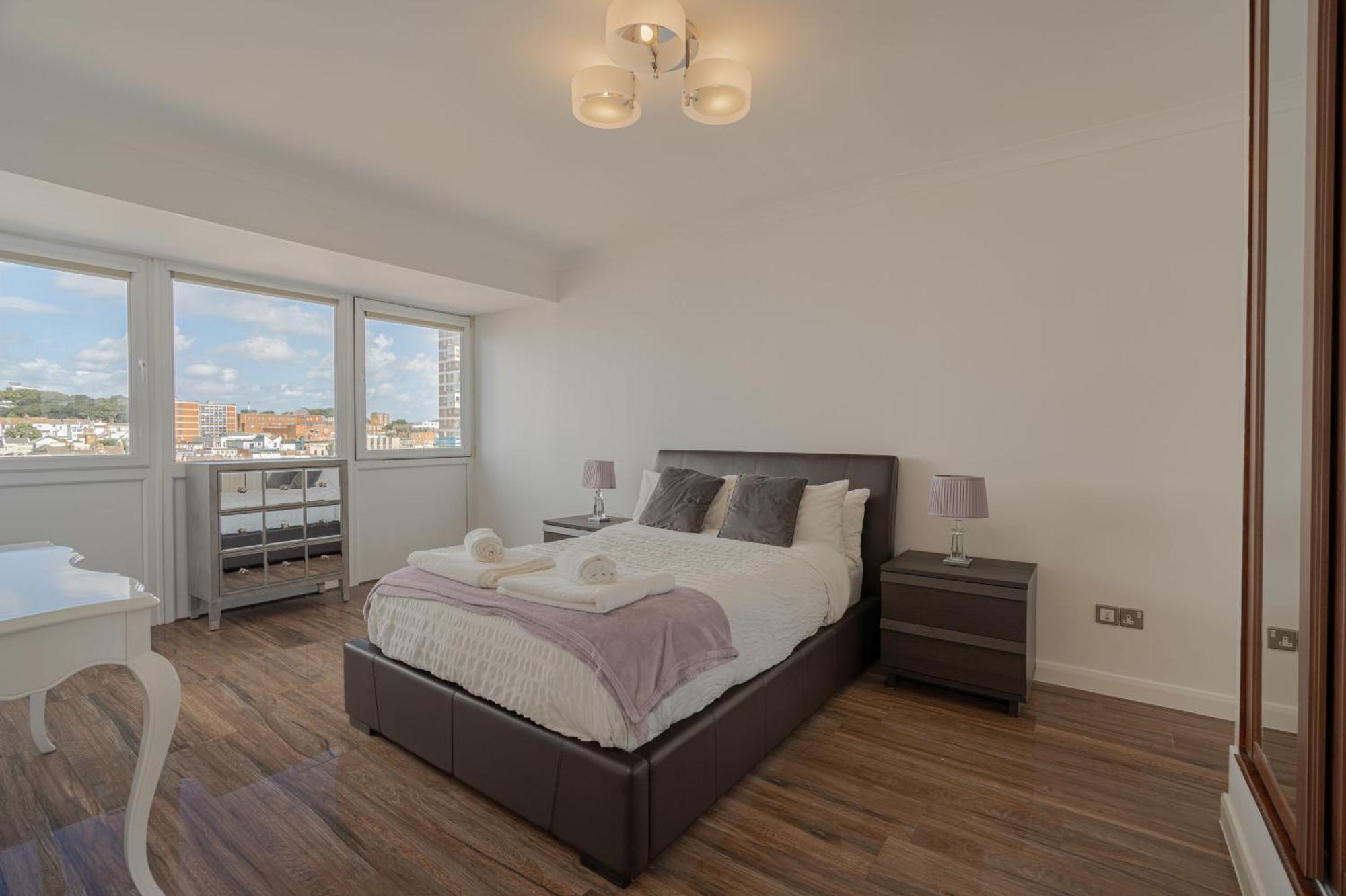 On The Beach Penthouse With Sea View - 3 Bedrooms - Roof Balcony - Spa, Sauna, Gym And Pool - Sleeps 6 Hove Exteriér fotografie