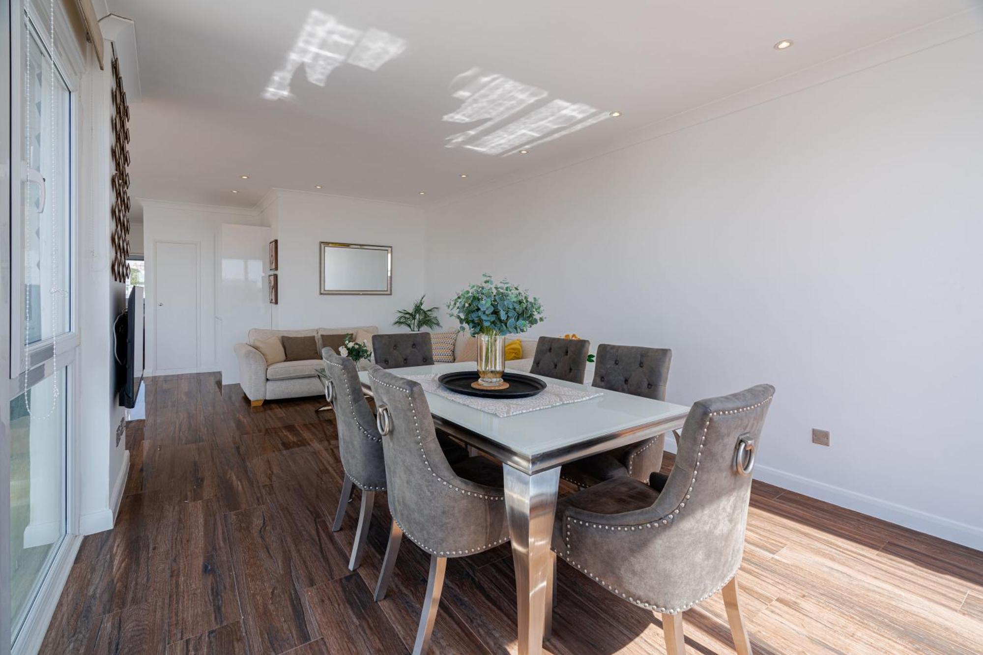On The Beach Penthouse With Sea View - 3 Bedrooms - Roof Balcony - Spa, Sauna, Gym And Pool - Sleeps 6 Hove Exteriér fotografie