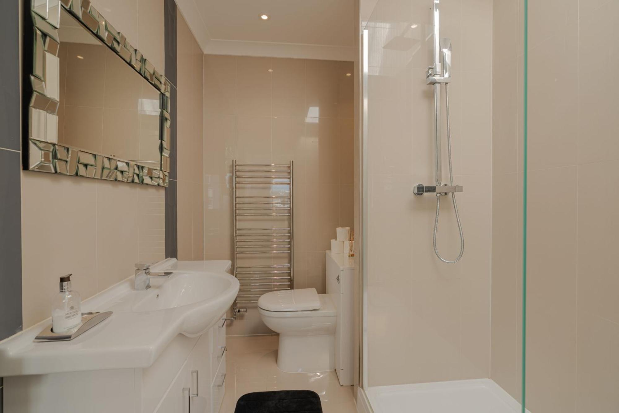 On The Beach Penthouse With Sea View - 3 Bedrooms - Roof Balcony - Spa, Sauna, Gym And Pool - Sleeps 6 Hove Exteriér fotografie