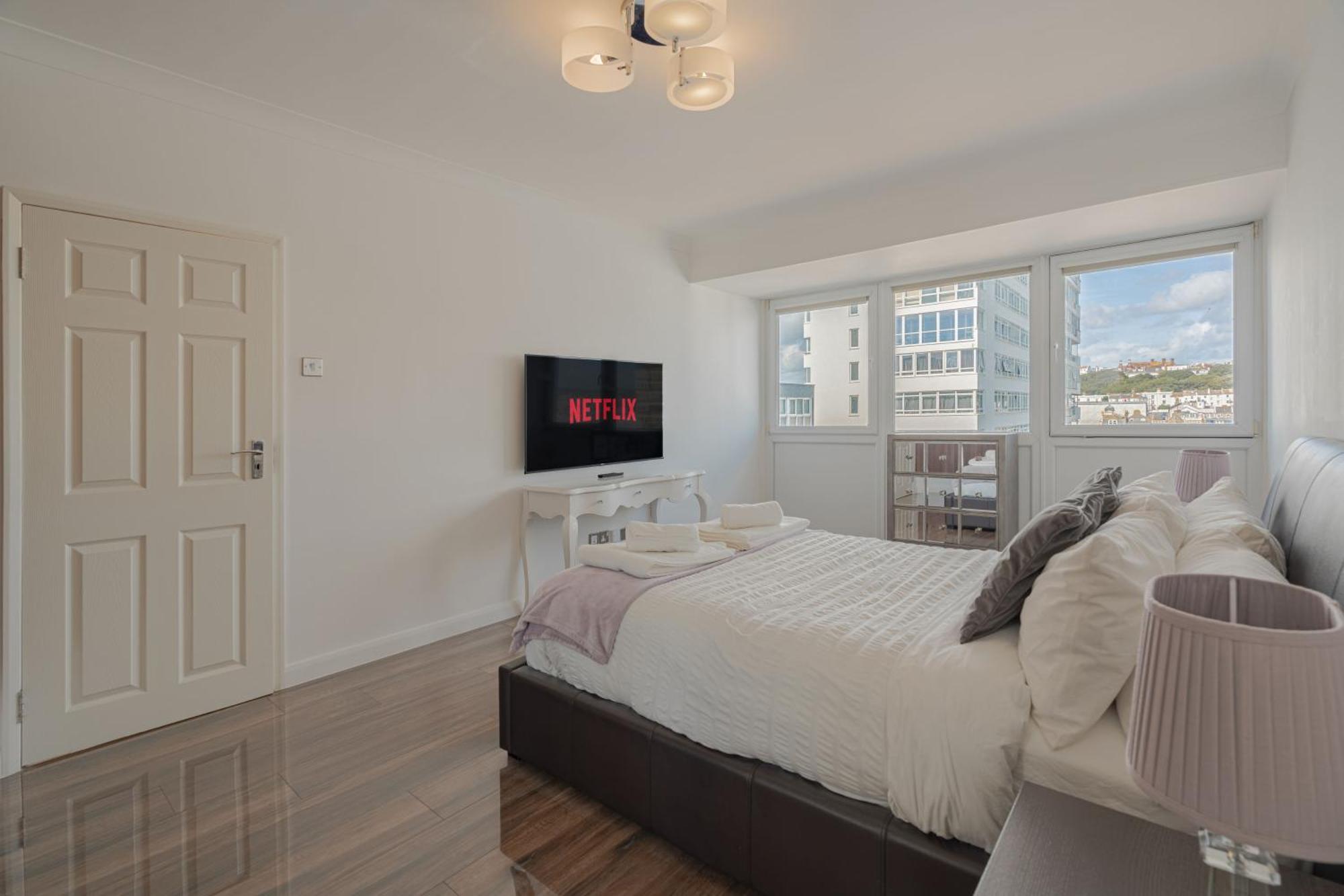 On The Beach Penthouse With Sea View - 3 Bedrooms - Roof Balcony - Spa, Sauna, Gym And Pool - Sleeps 6 Hove Exteriér fotografie