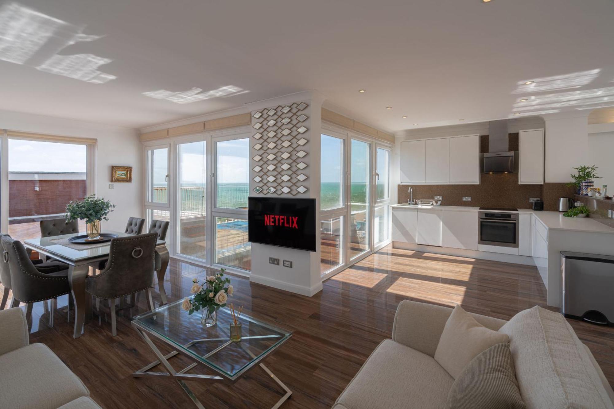 On The Beach Penthouse With Sea View - 3 Bedrooms - Roof Balcony - Spa, Sauna, Gym And Pool - Sleeps 6 Hove Exteriér fotografie